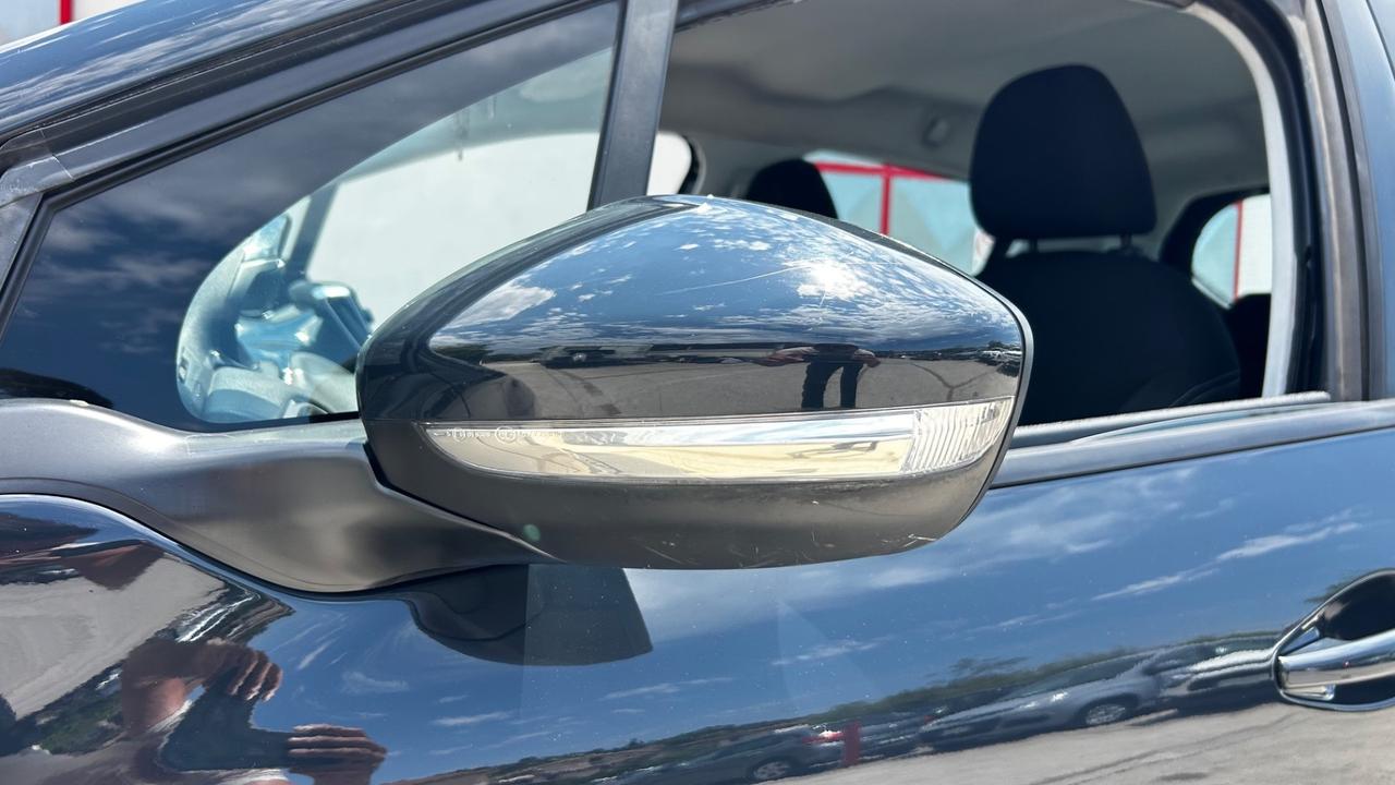Peugeot 208 BlueHDi 75cv