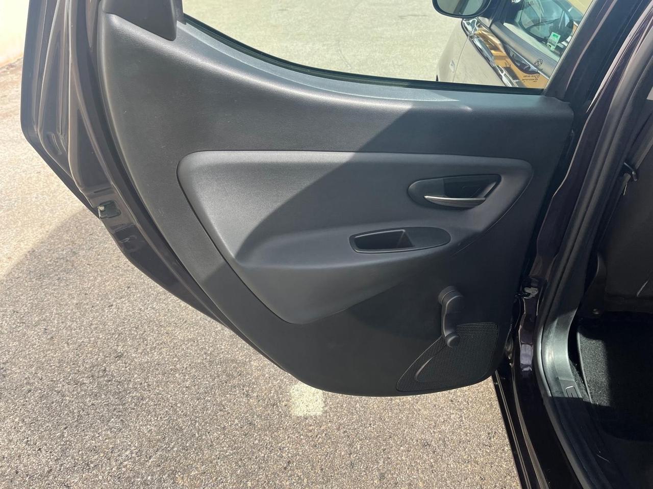 PACCHETTO : PEUGEOT 208 + LANCIA YPSILON GPL