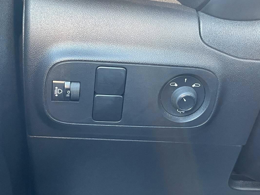 Citroen C3 1.2 puretech Feel 82cv NEOPATENTATI CON CARPLAY