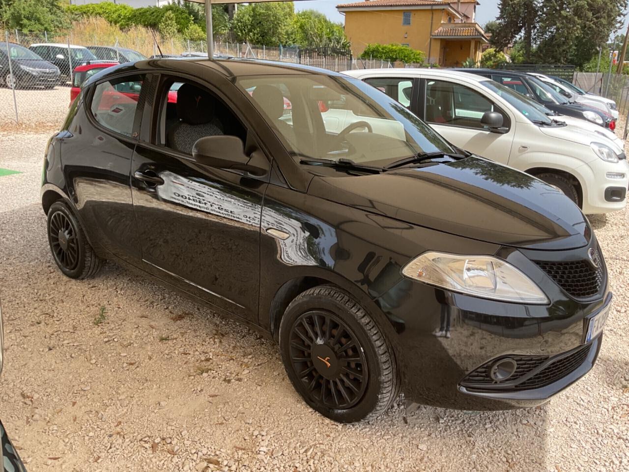 Lancia Ypsilon 1.2 69 CV 5 porte GPL Ecochic Elefantino Blu