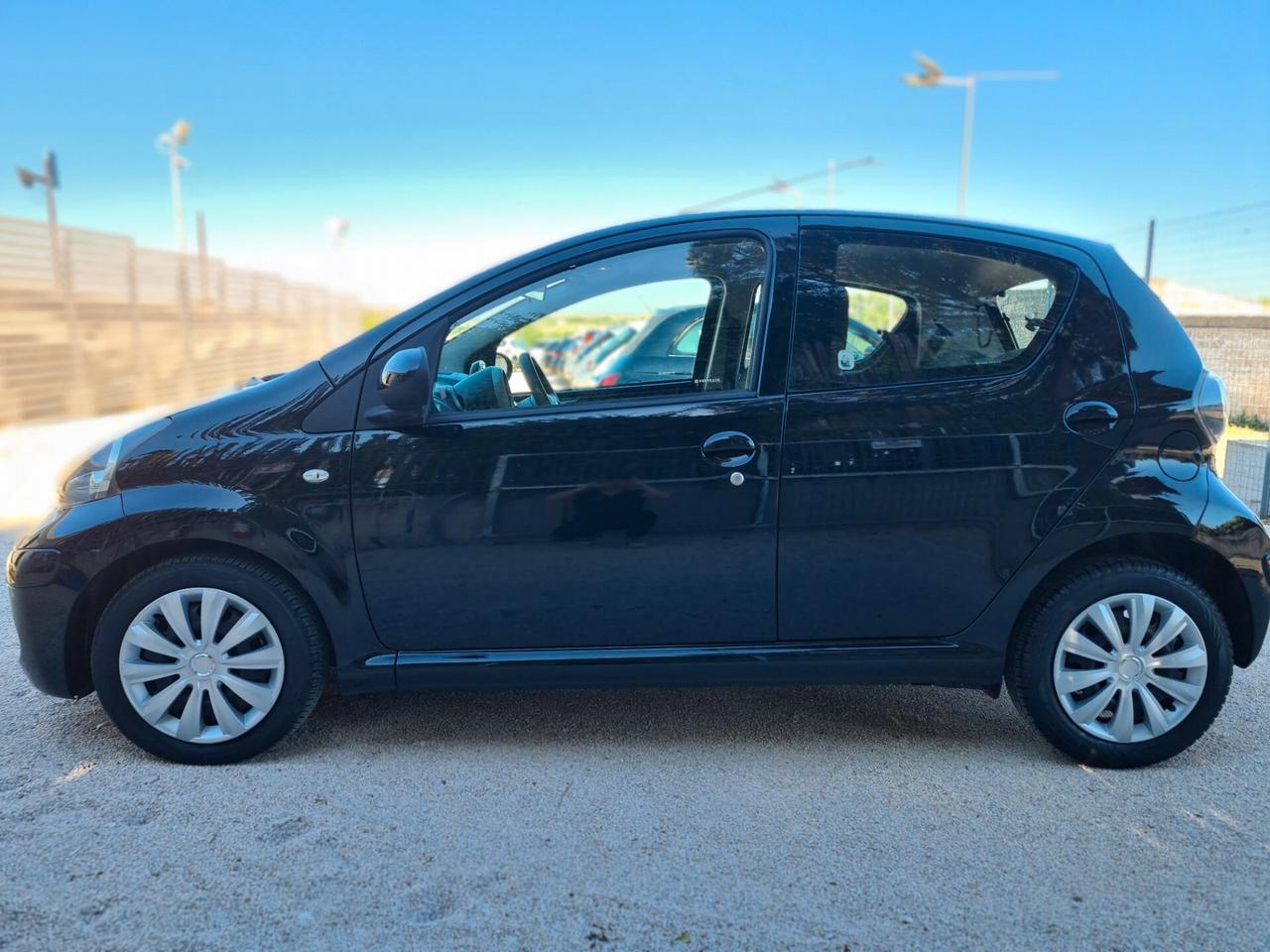 Toyota Aygo 1.0 12V VVT-i 5 porte Deep Ocean Connect