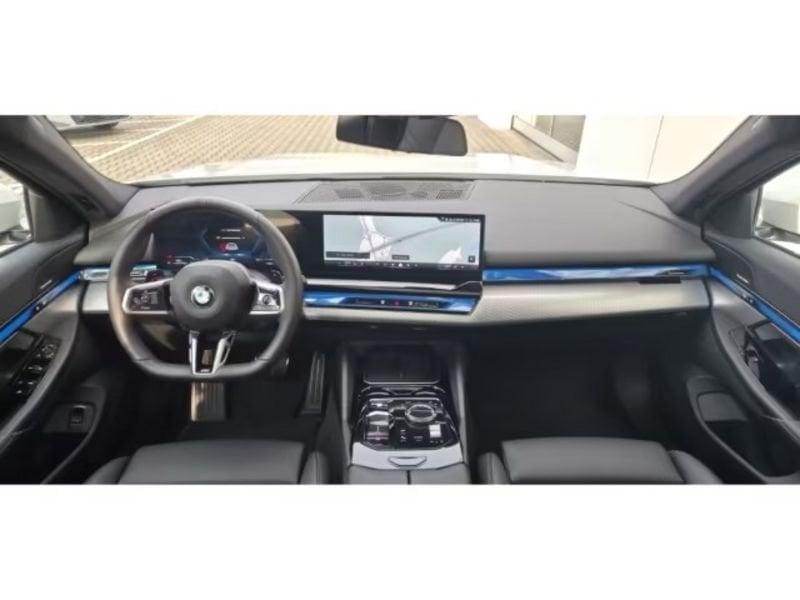 BMW Serie 5 520i sDrive M Sport Pro Gancio Iconic Glow 19" Tetto