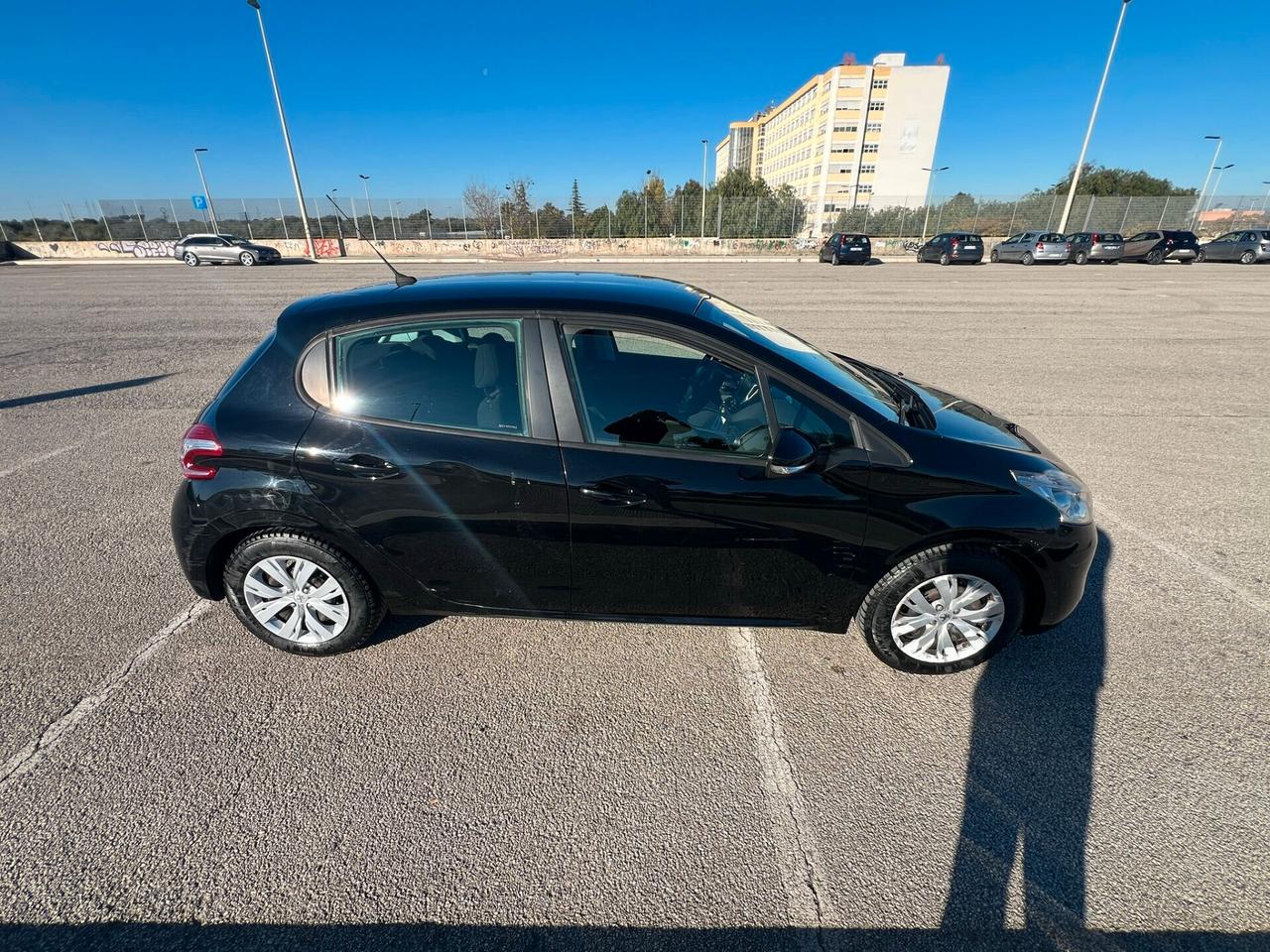 Peugeot 208 1.4 HDi 68 CV 5 porte Allure - 2014