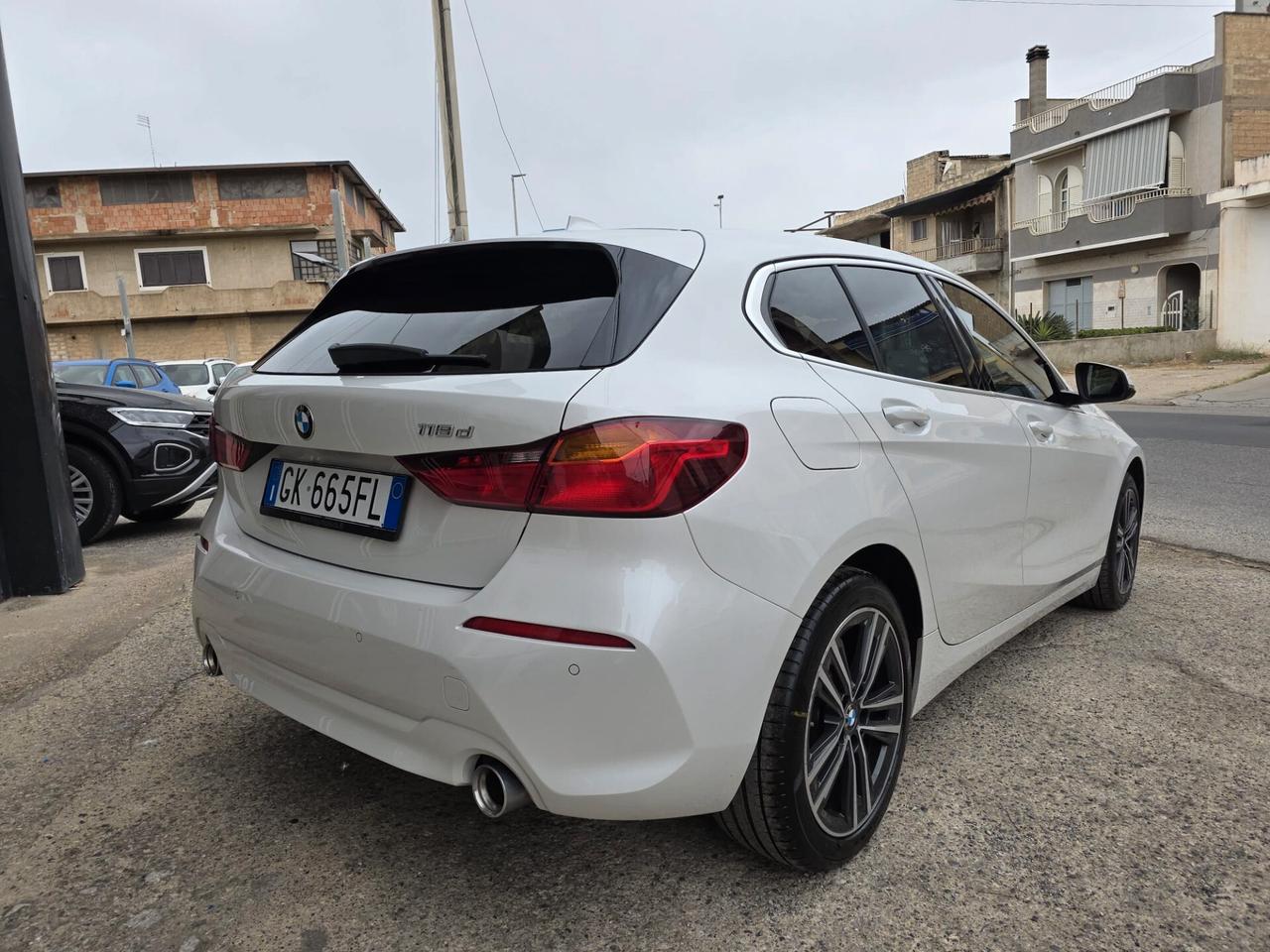 Bmw 118 118d 5p. Advantage