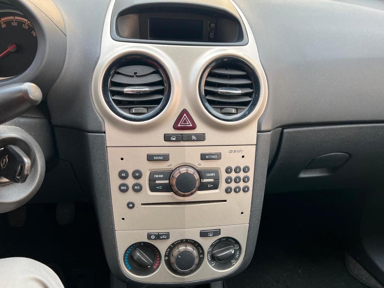 Opel Corsa 1.2 OK NEOPATENTATI