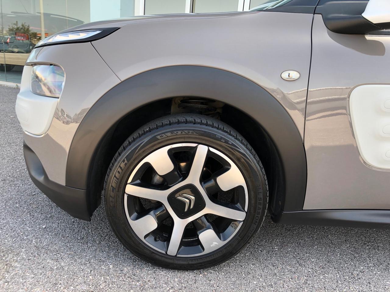 CITROEN C4 CACTUS 1.2 VTI 82 FEEL EDITION