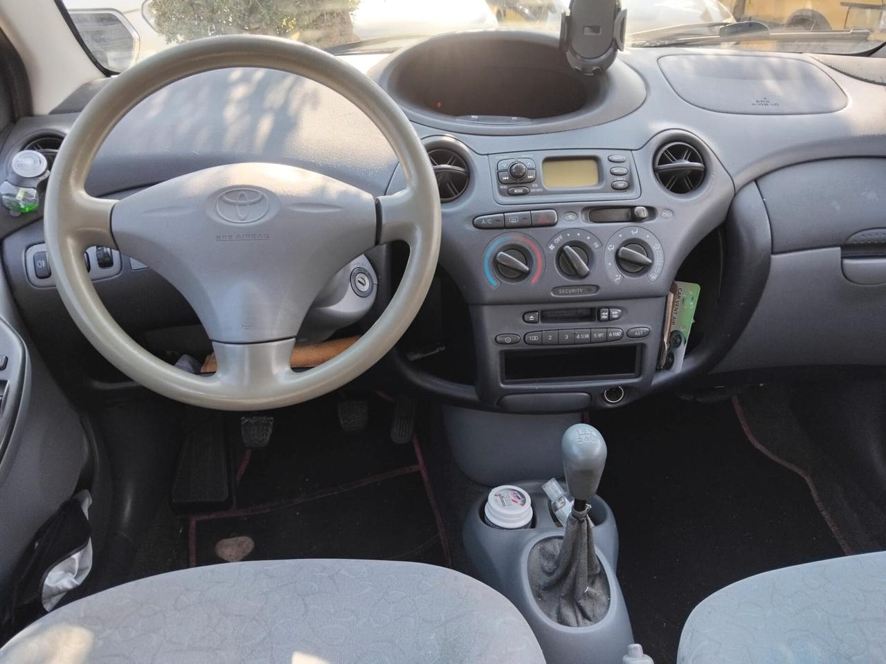 Toyota Yaris 1.0i 16V cat 3 porte