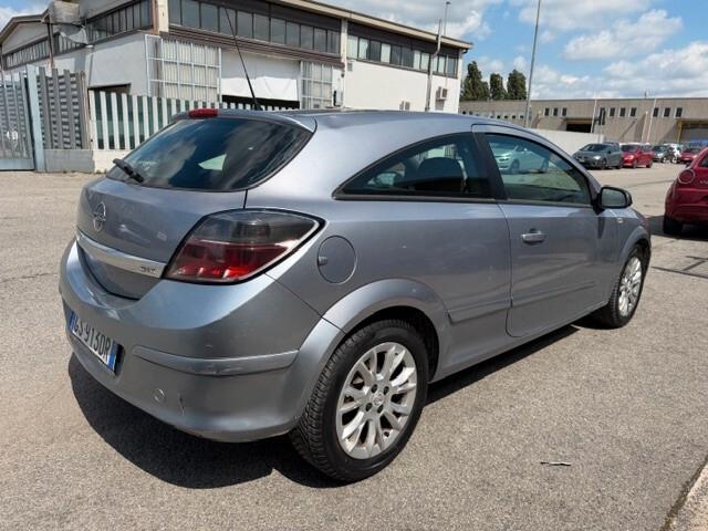 Opel Astra 1.4i 16V cat 3 porte adatta a neopatentati