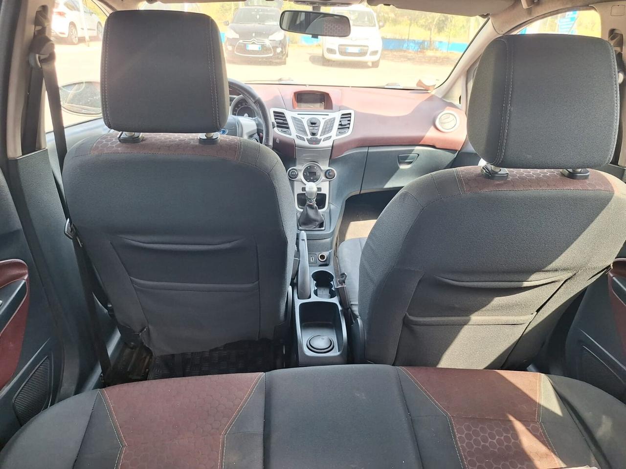 Ford Fiesta 1.4 TDCi 68CV 5 porte Titanium