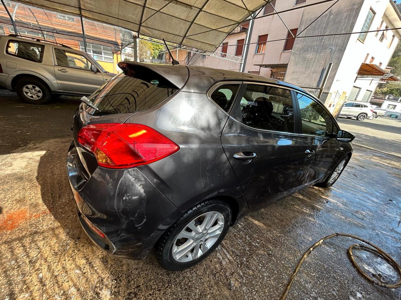 Kia Ceed cee'd 1.6 GDI DCT 5 porte Cool
