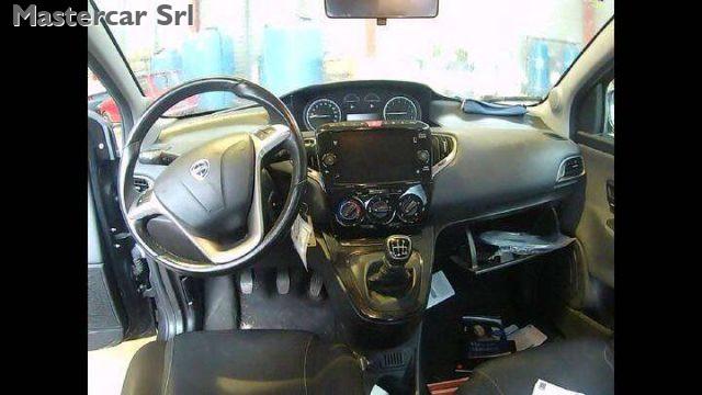 LANCIA Ypsilon 5p. Neopatentati 1.0 hybrid Gold tg: GK585ZB