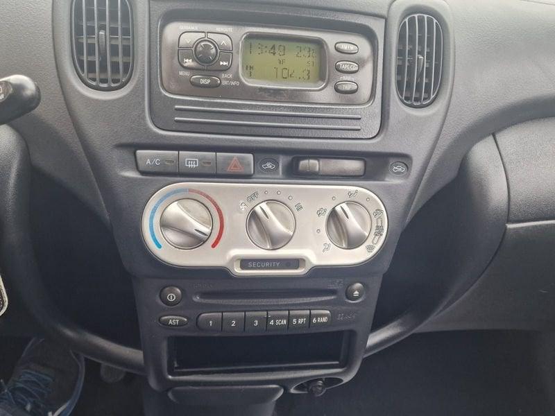 Toyota Yaris Verso 1.3i '03 GPL INCLUSO