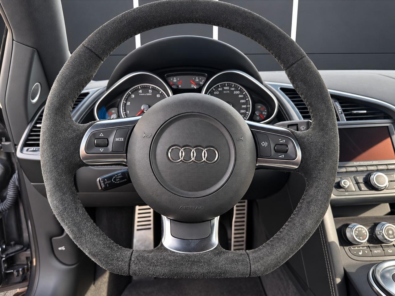 Audi R8 4.2 V8 FSI quattro R tronic