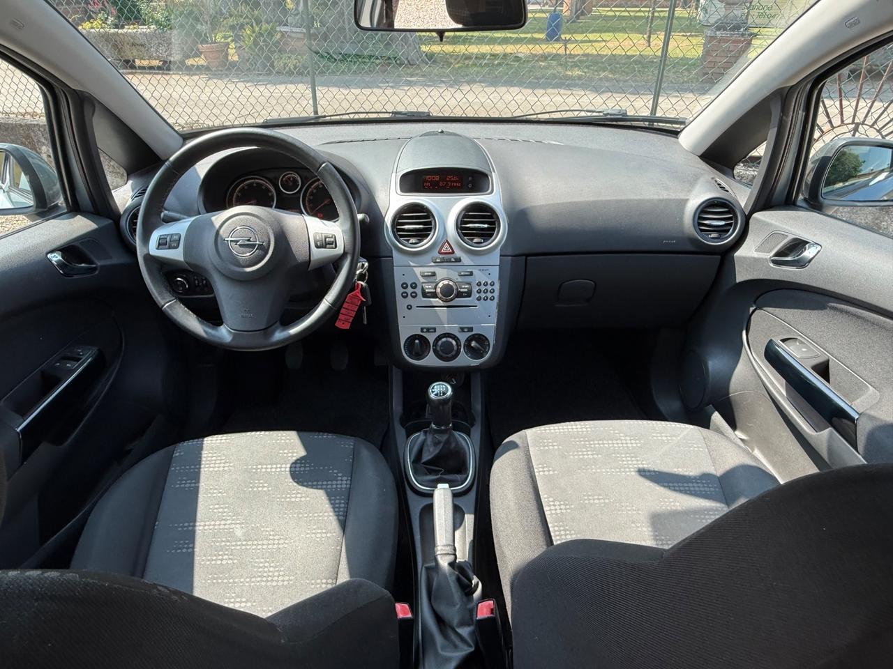 Opel Corsa 1.2 5 porte Cosmo