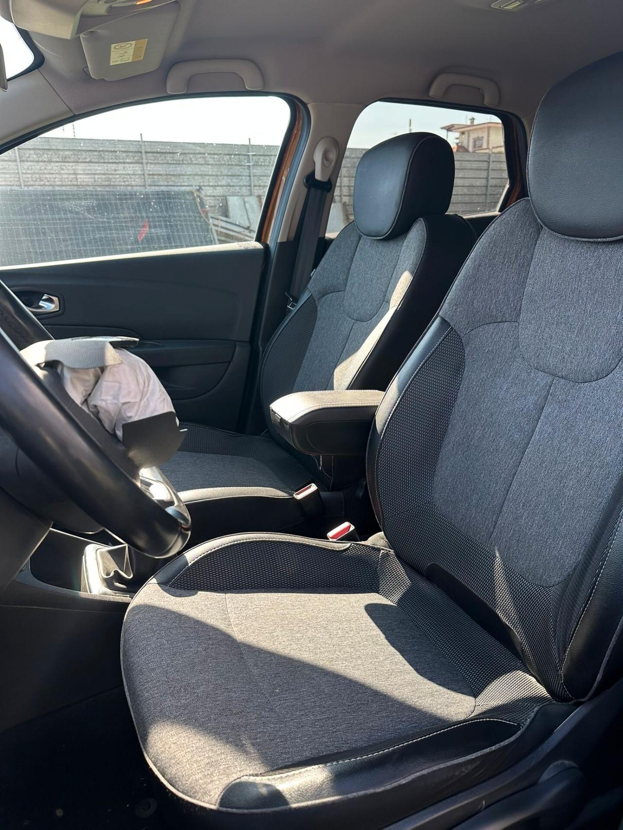 Renault Captur dCi 90 Sport Edition SINISTRATA