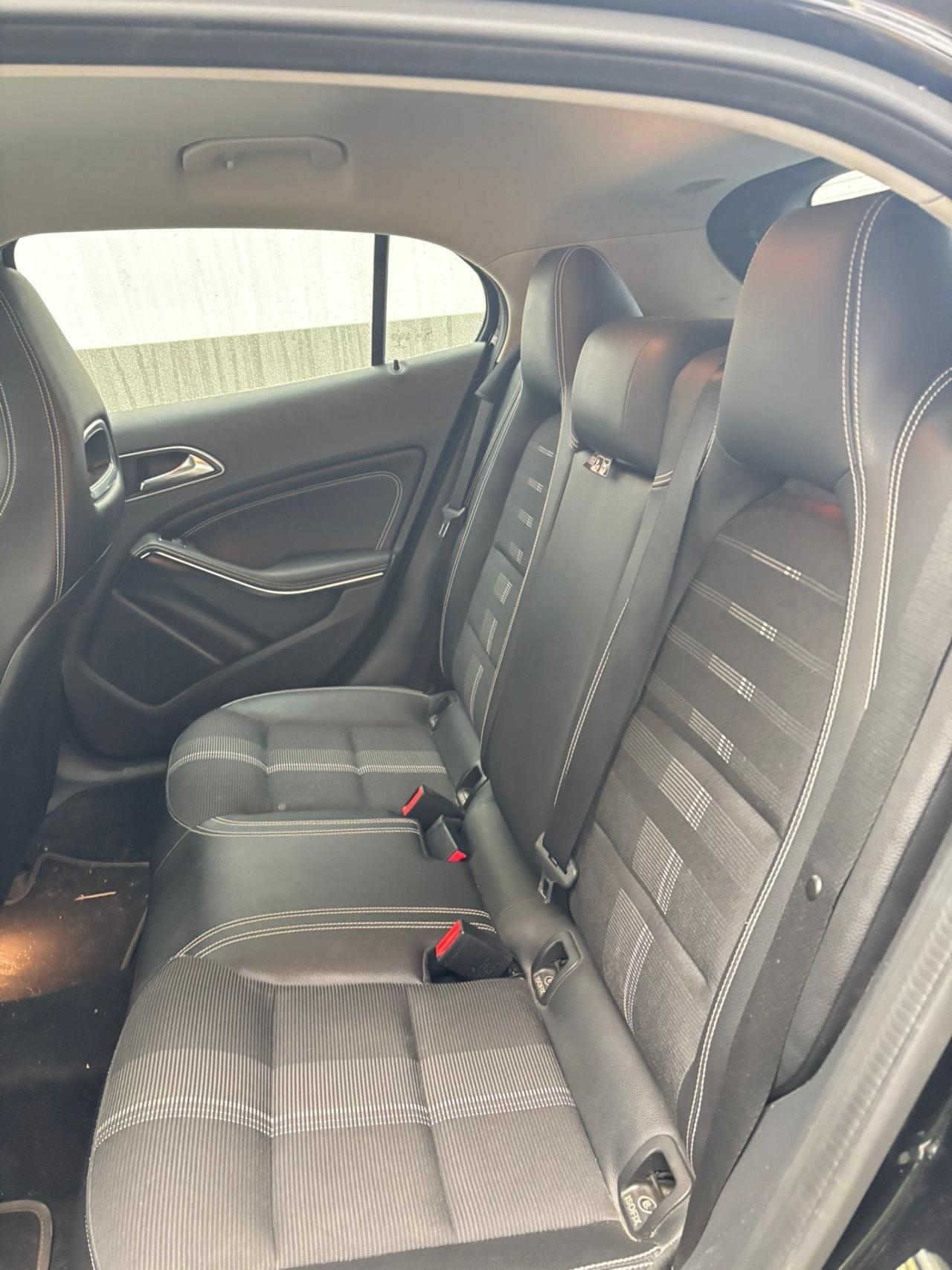 Mercedes-benz GLA 180 Premium