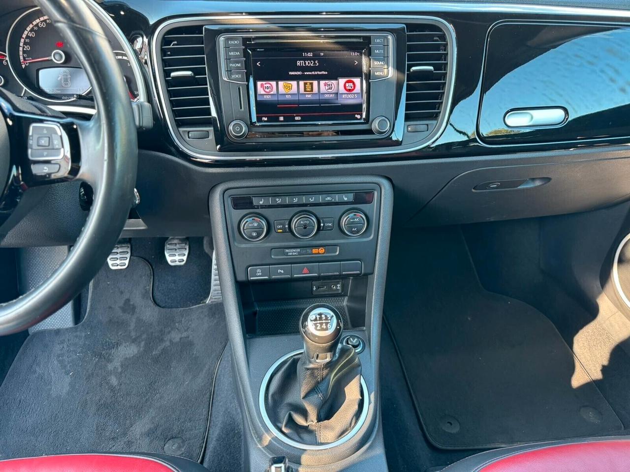Volkswagen Maggiolino Cabrio Un Gioiello di Auto 2.000€ di Bonus Rottamazione!
