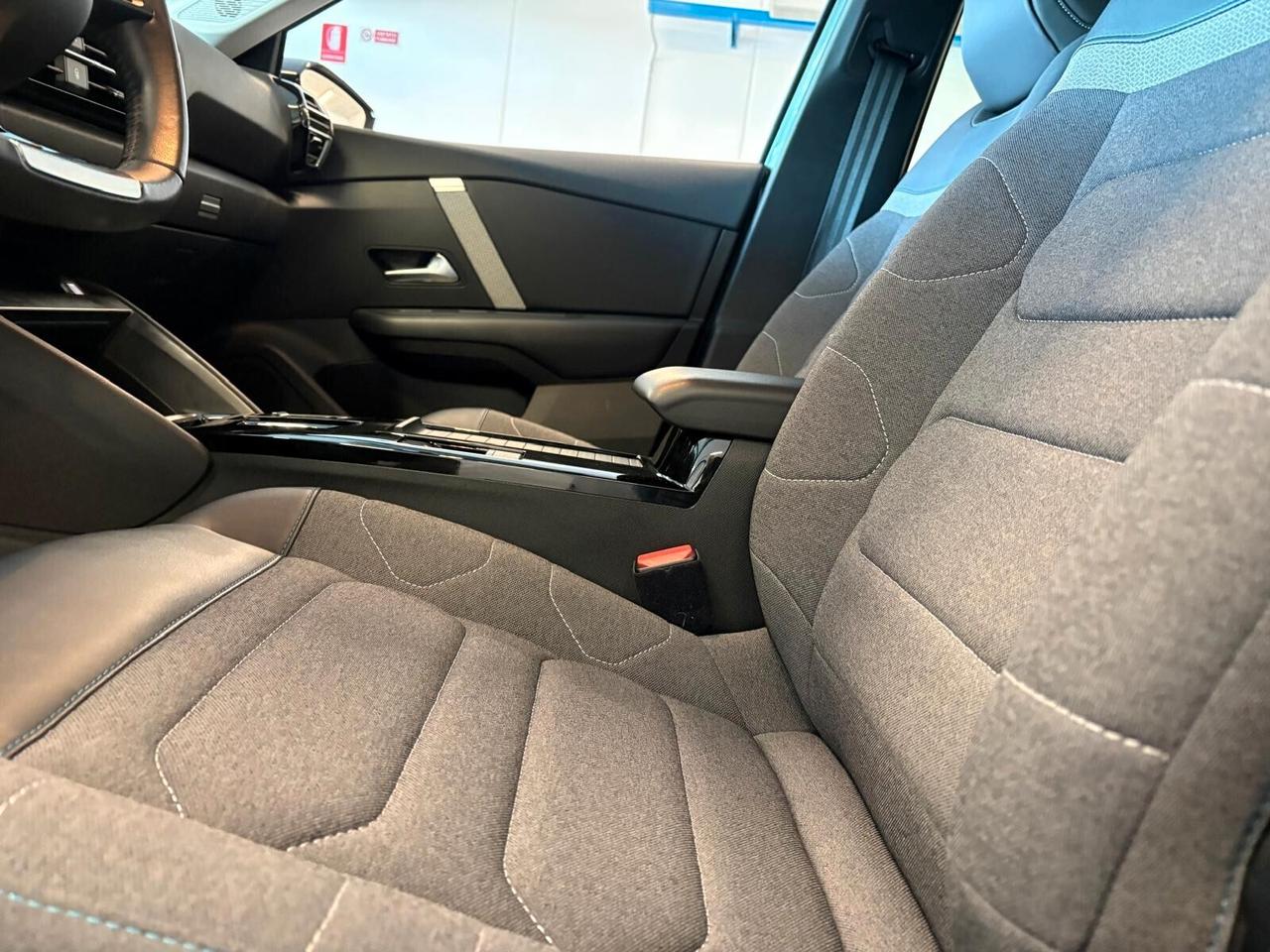Citroen C4 FEEL PACK BlueHDi 130 EAT8 SPOTICAR