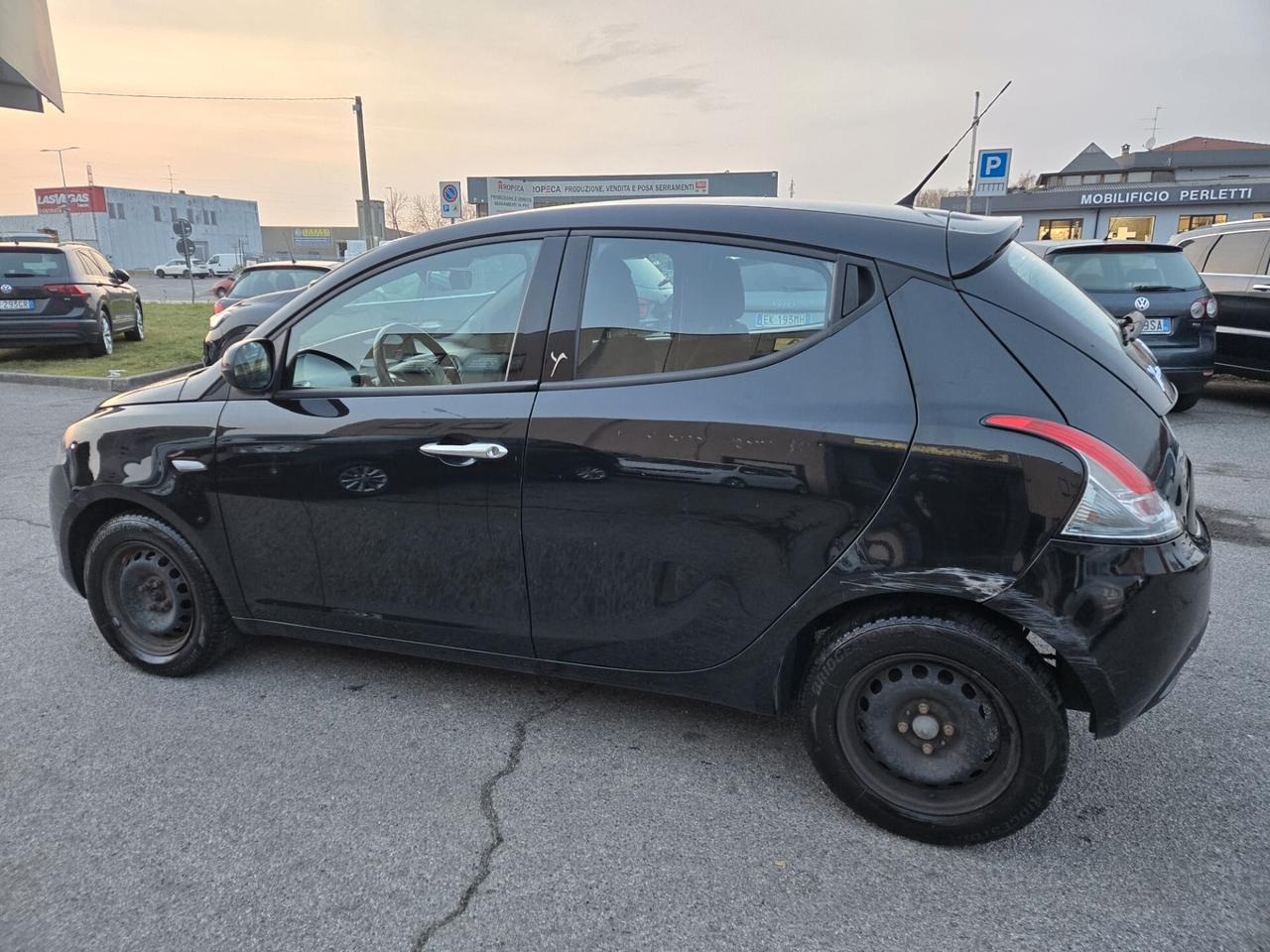 Lancia Ypsilon 0.9 TwinAir 85 CV 5 porte S&S Gold