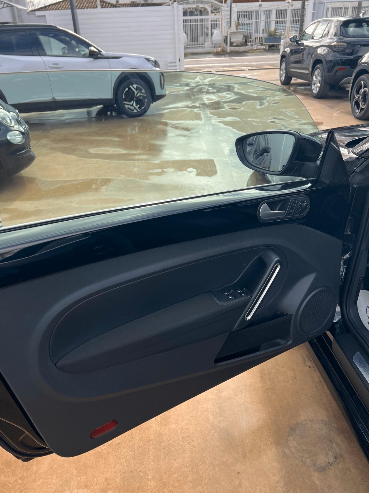 Volkswagen Maggiolino Cabrio 1.6 TDI Design