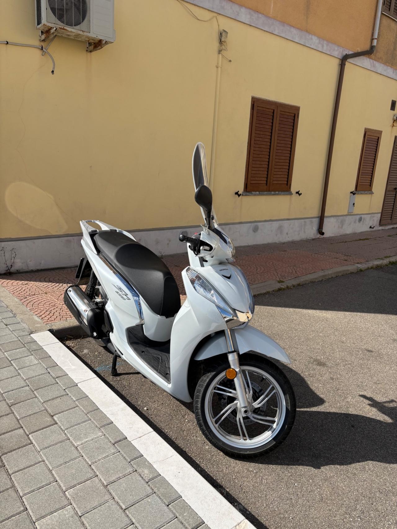 Honda SH 300 – Anno 2020 – Bianco