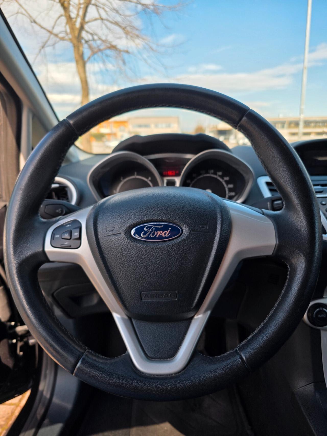 Ford Fiesta 1.4 TDCi 70CV 5 porte Titanium