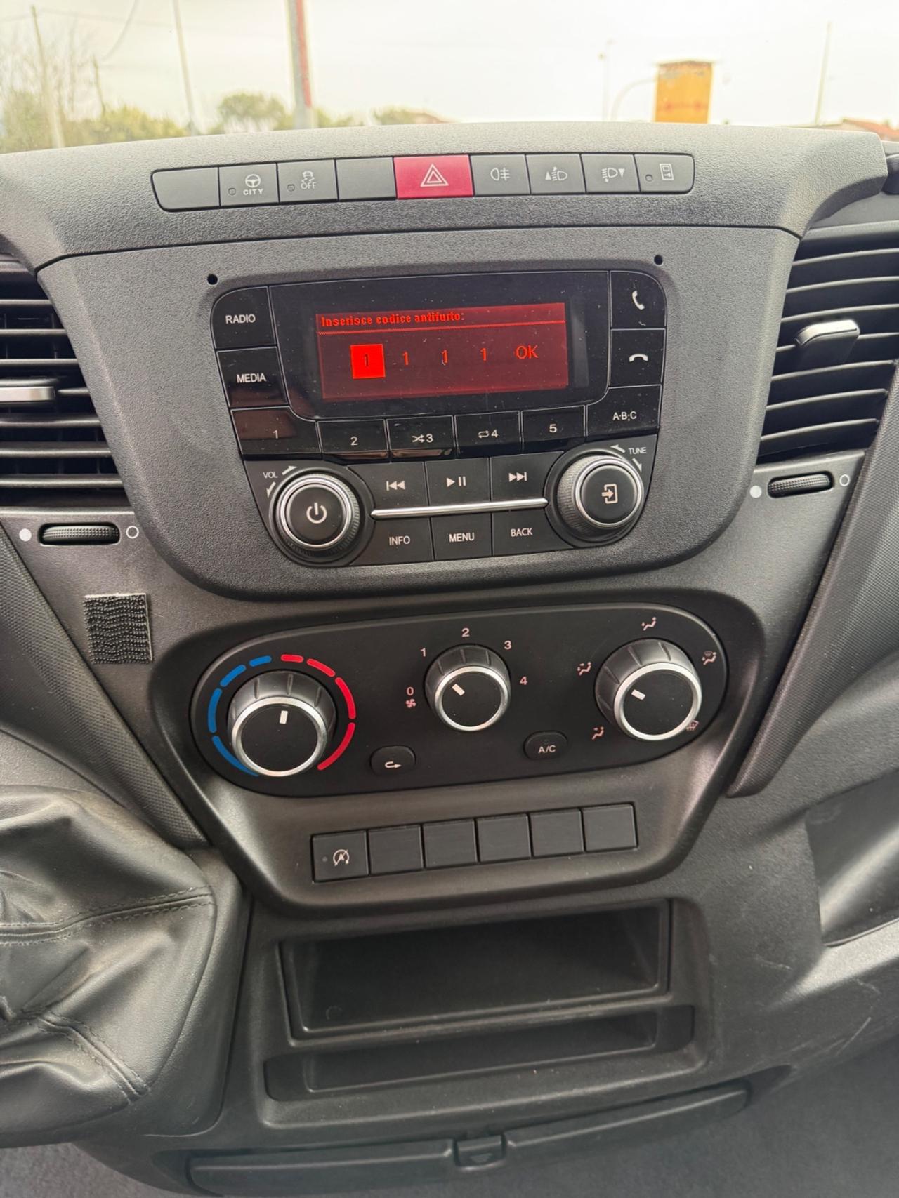 Iveco Daily cassone fisso 35s16