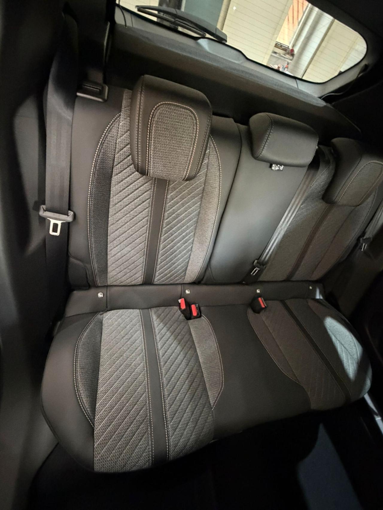 Peugeot 2008 Hybrid 145 e-DCS6 Allure