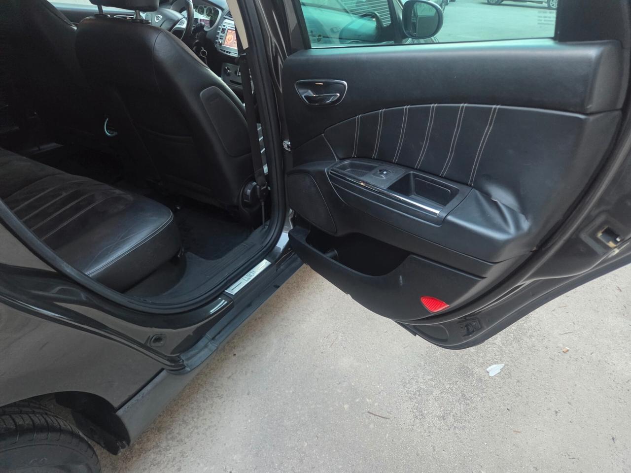 Lancia Delta 1.6 MJT DPF Platino