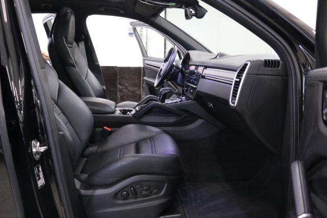 PORSCHE Cayenne 3.0 V6 E-Hybrid Platinum Edition