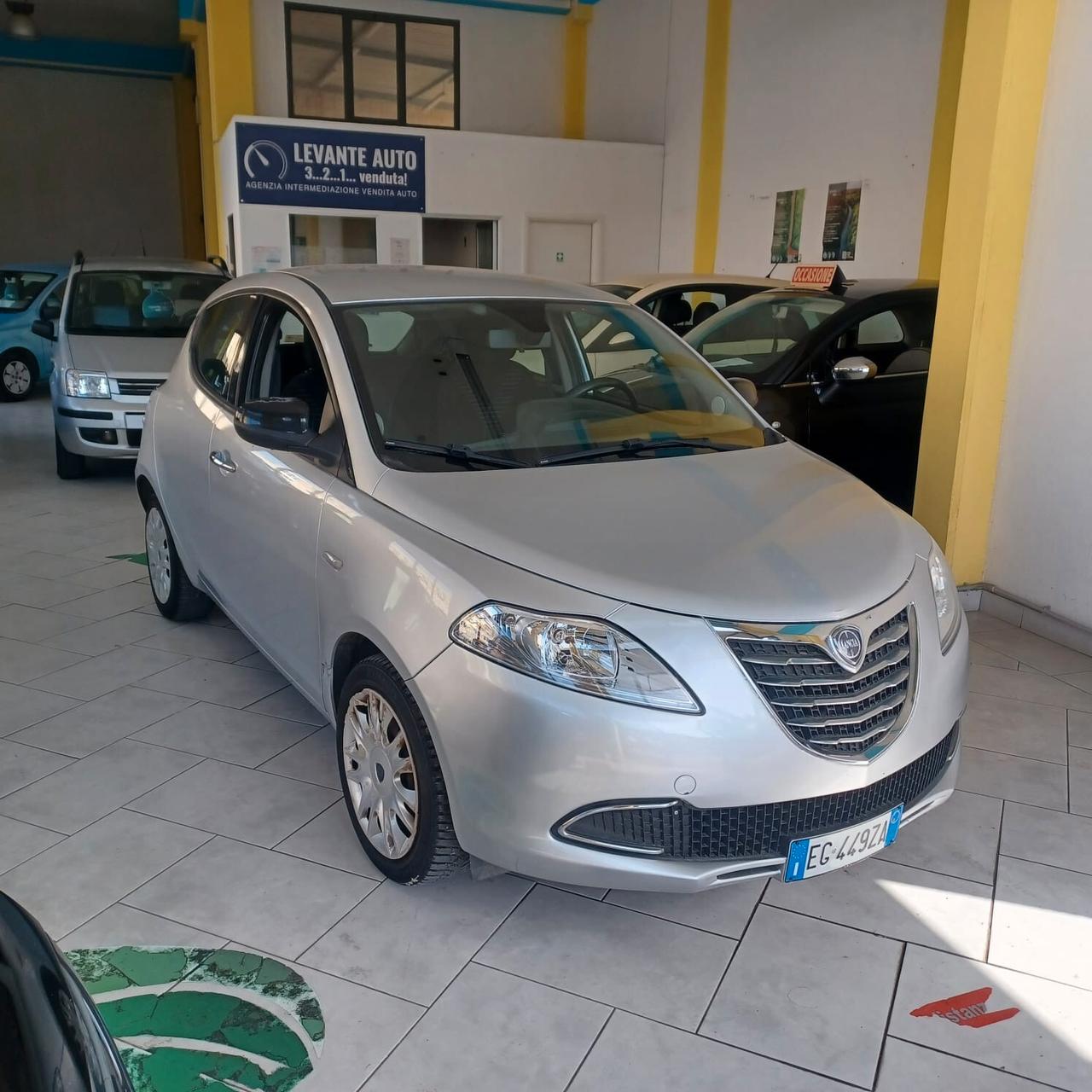 DISTRIBUZIONE FATTA NEOPATENTATI YPSILON 1.2