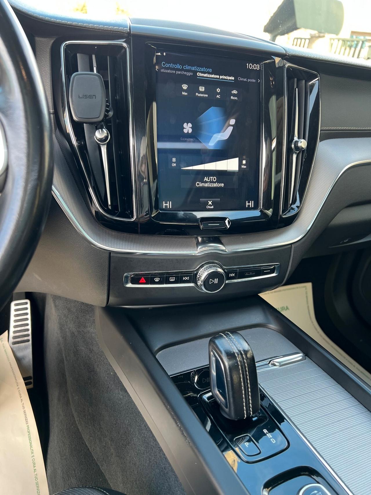 Volvo XC 60 XC60 B4 (d) AWD Geartronic R-design