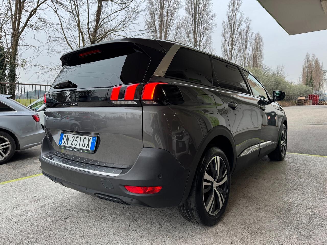 Peugeot 5008 1.5hdi AllurePack 7P GARANZIA 36 MESI