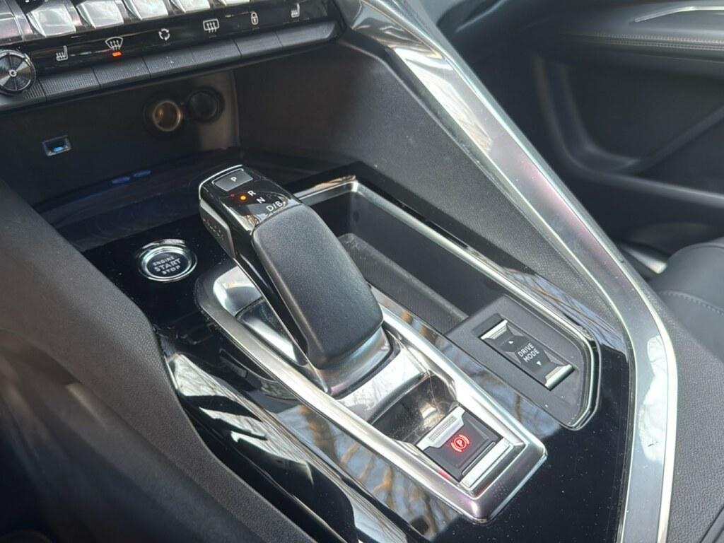 Peugeot 3008 1.6 HYbrid GT Pack e-EAT8