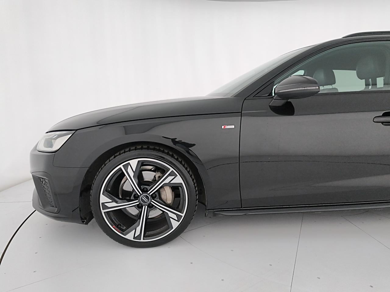 Audi A4 Avant 40 2.0 tdi mhev S line edition 204cv