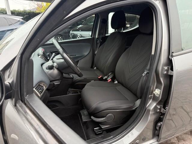 Lancia Ypsilon 1.0 FireFly 5 porte S&S Hybrid Ecochic Gold