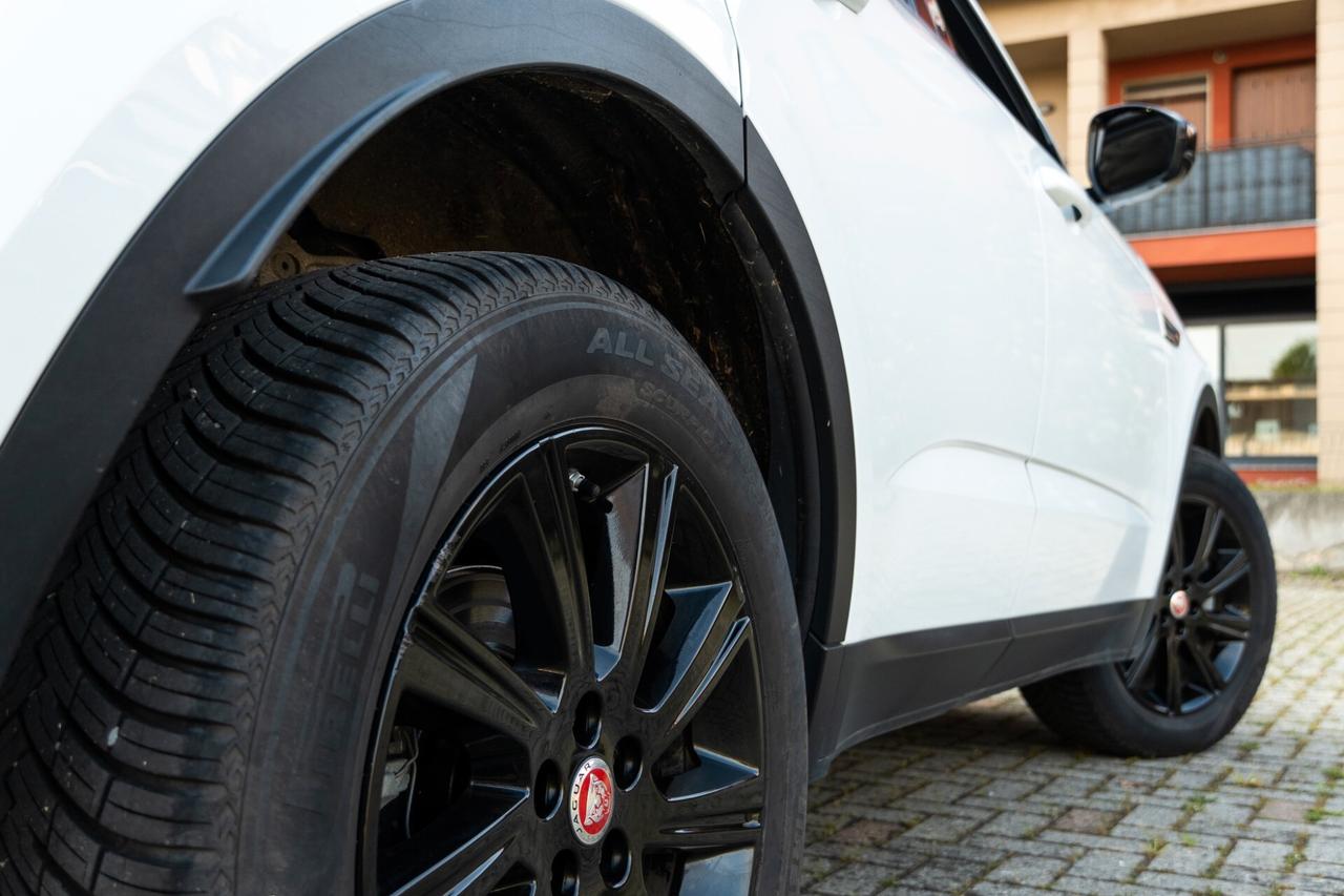 JAGUAR E-PACE 2.0d 150CV AUTOMATICA 2020 - GANCIO TRAINO - TAGLIANDI CERTIFICATI