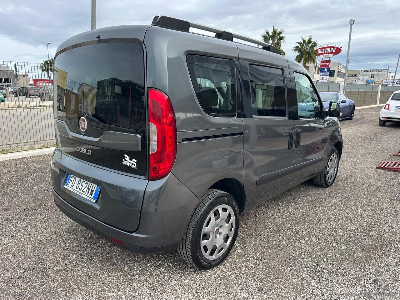 FIAT Doblò 1.4 T-Jet Natural Power Lounge 7 POSTI