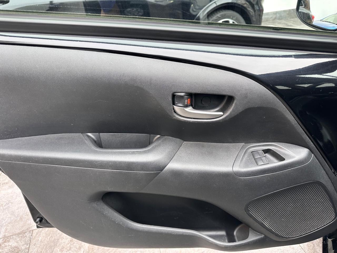 Toyota Aygo Connect 1.0 VVT-i 72 CV 5 porte x-play