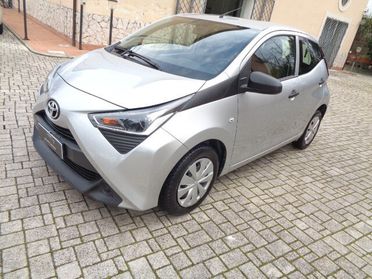 Toyota Aygo Connect 1.0 VVT-i 72CV 5 porte x-business light