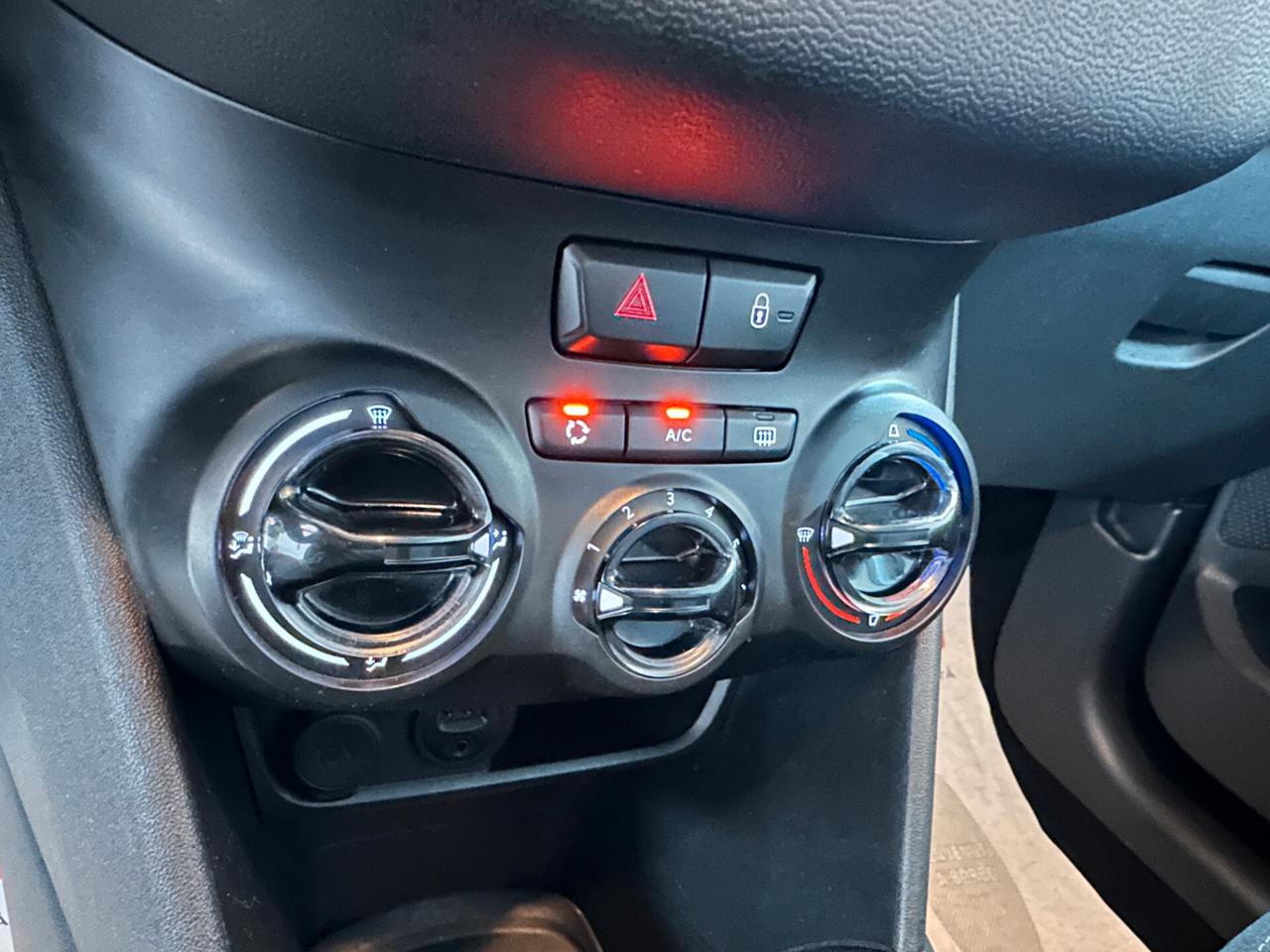 Peugeot 208 1.4 HDi 68 CV 5 porte Business