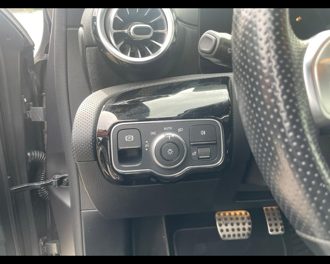 Mercedes-Benz Classe A (W177) - A 200 d Automatic 4Matic Premium