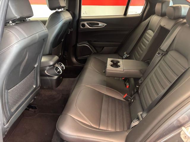 ALFA ROMEO Giulia 2.0 Turbo 280 CV AT8 AWD Q4 Veloce in arrivo