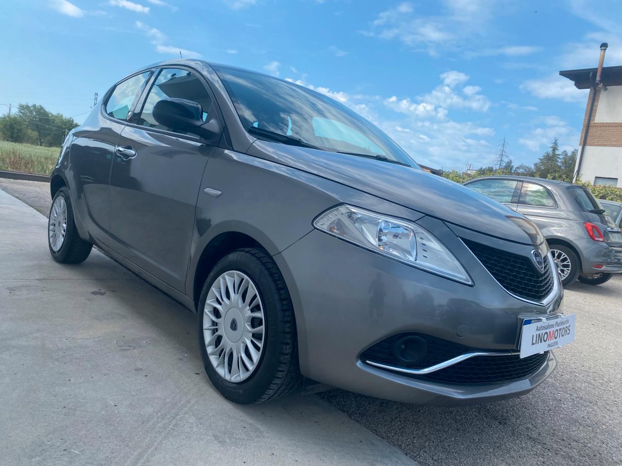 Lancia Ypsilon 1.2 69 CV 5 porte GPL Ecochic Silver