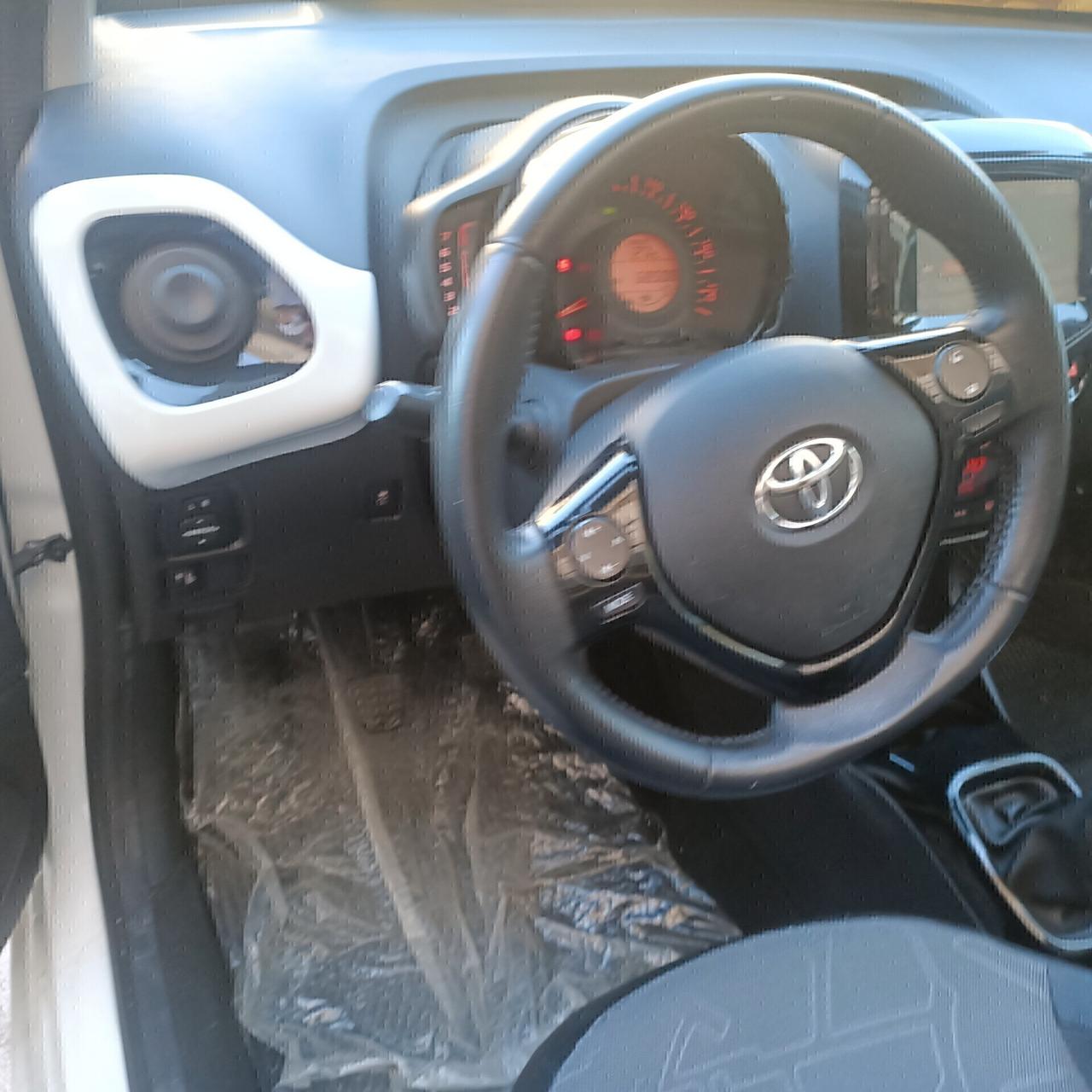 TOYOTA Aygo 2ª serie - 2016 KM SOLO 68000 CABRIO PREZZO RIBASSATO