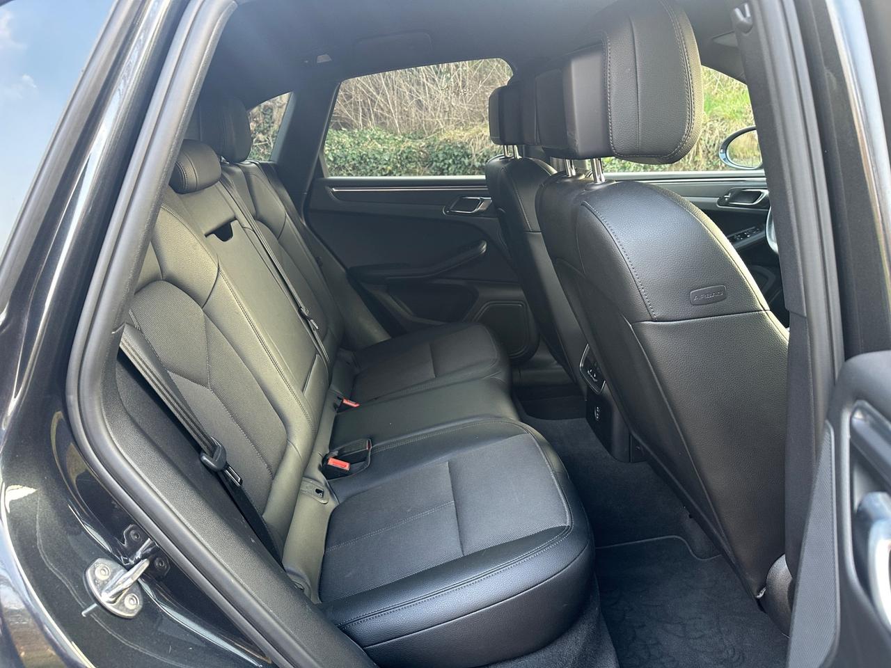 Porsche Macan 2.0 - 2021