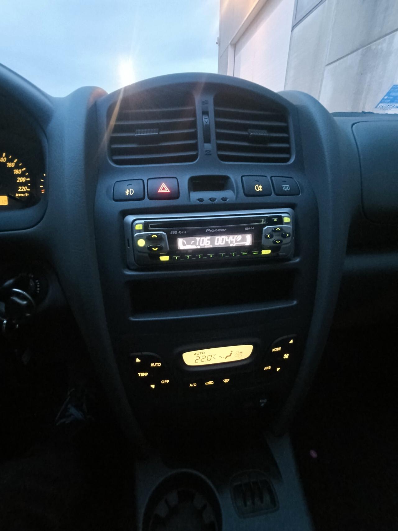 Hyundai Santa Fe 2.0 CRDi TD 4WD Plus