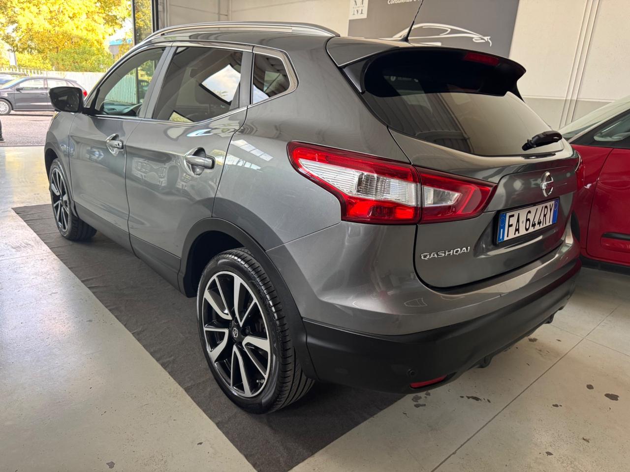 Nissan Qashqai 1.6 dCi tetto/camera