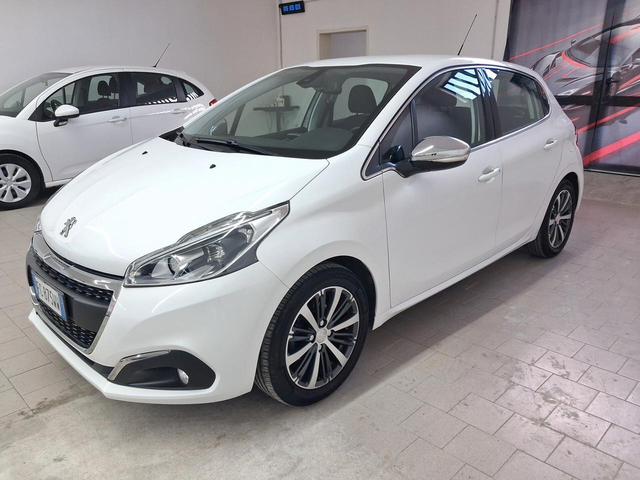 Peugeot 208 PureTech 82 5 porte Allure