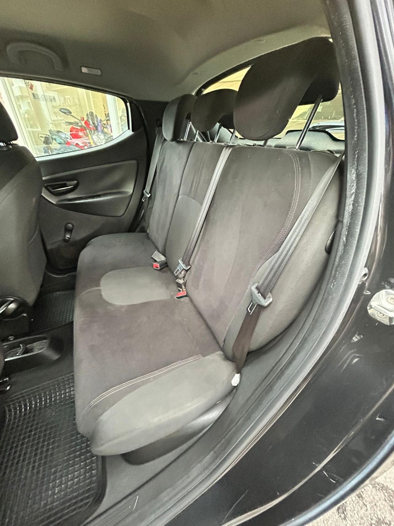 Lancia Ypsilon 1.3 MJT 16V 95 CV 5 porte S&S Silver